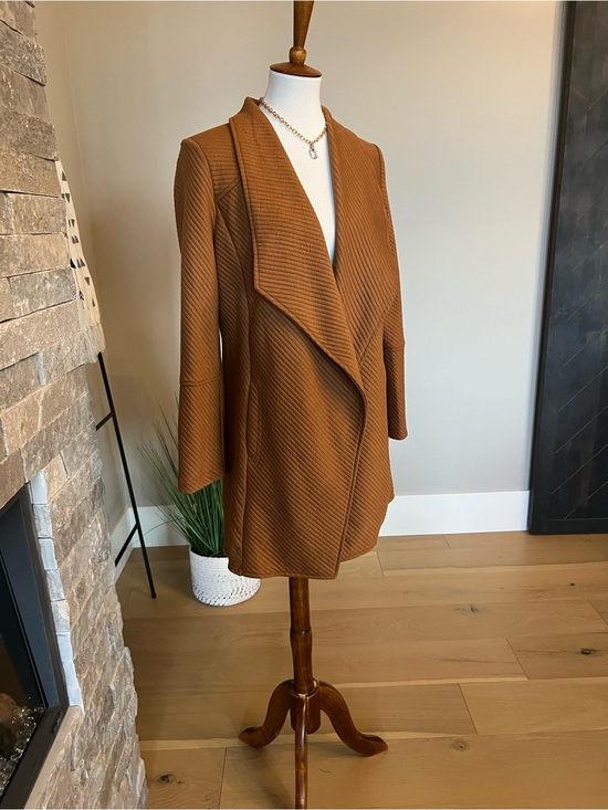 Skies Are Blue Jackets & Blazers - Textured Open Front Coatigan in Rich Caramel